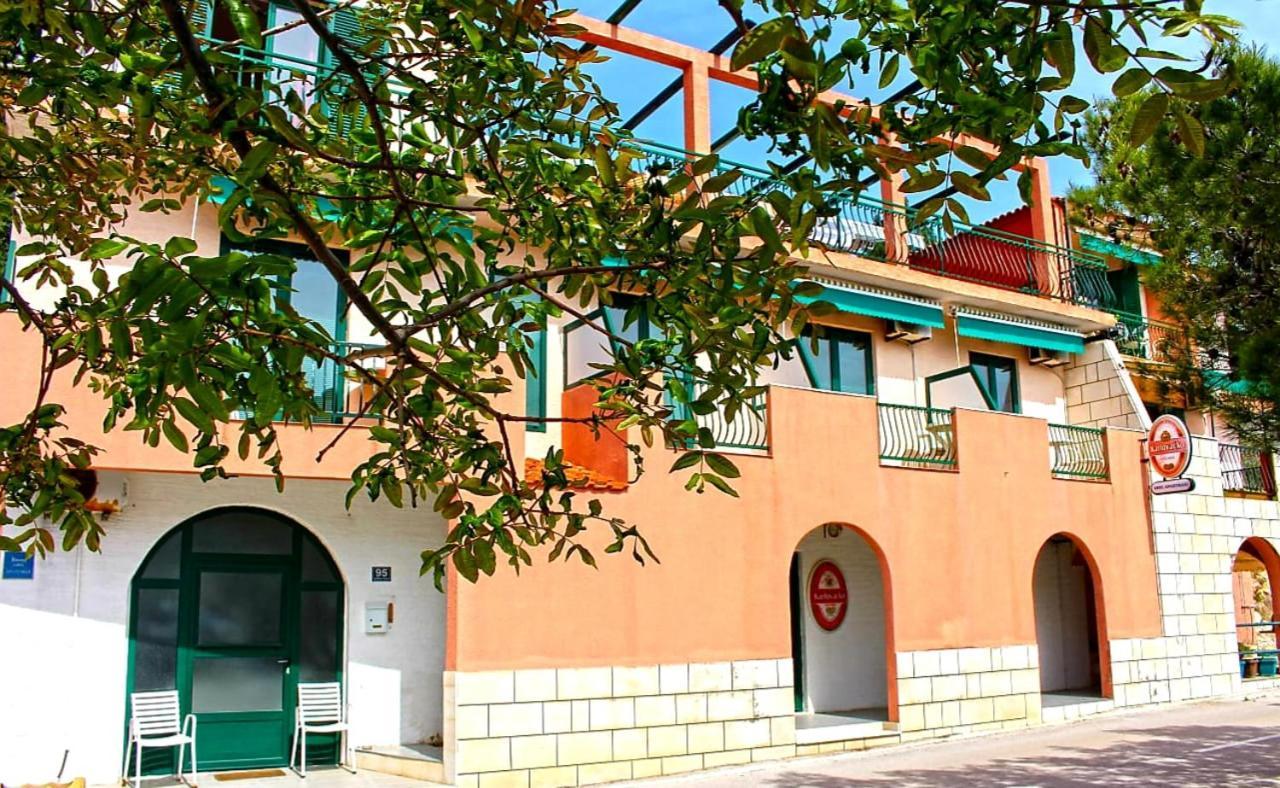 Apartments Gabriela Drvenik  Exteriér fotografie